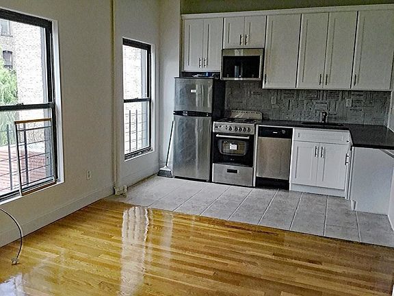 2nd image of 211 E 117th St #3