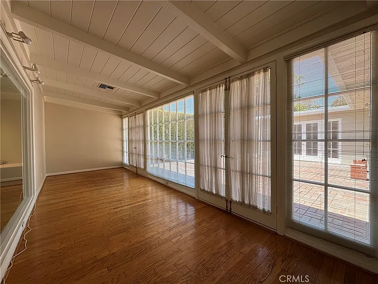 565 Sierra Vista Ave — Photo 12