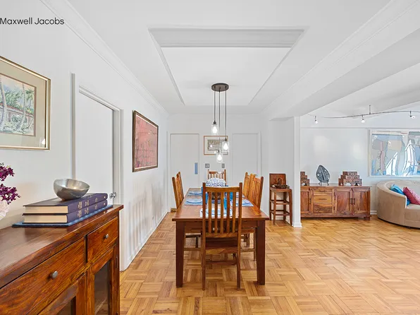 45 West 54th Street image 3 of 12