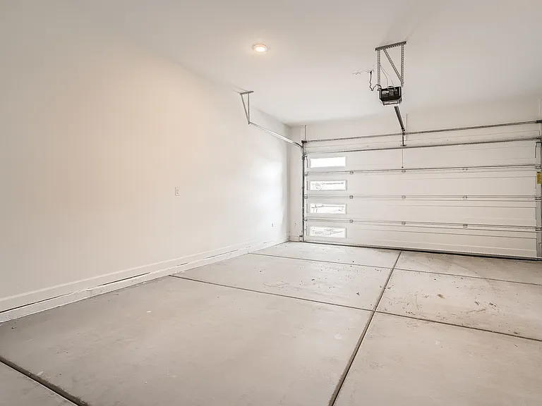 15550 S 181st Ln — Photo 3