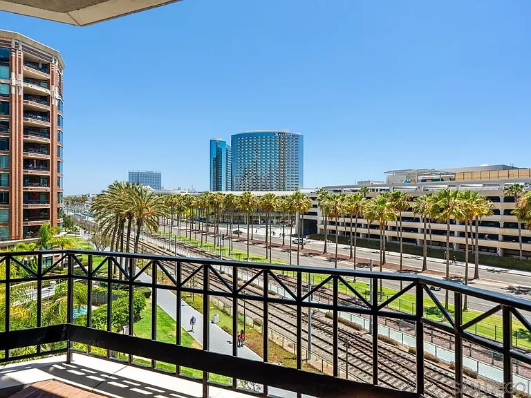 500 W Harbor Dr #504 — Photo 19