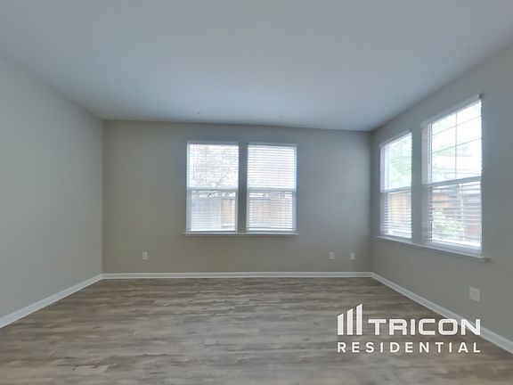 3rd image of 7096 Sacred Cir