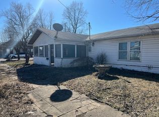 104 S Sumner Ave, West Terre Haute, IN 47885