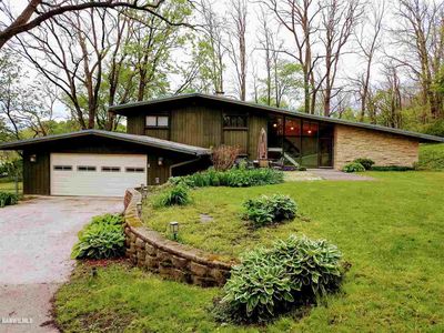 115 W Franklin St, Mount Carroll, IL, 61053