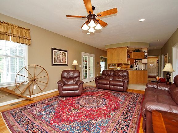5th image of 7526 Countrywood Dr