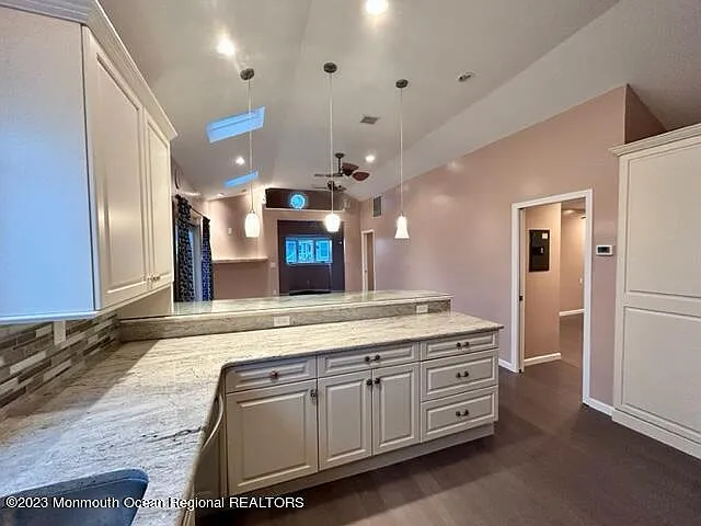 403 Cedar Ave — Photo 6