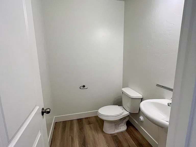 904 N 1150 E — Photo 7