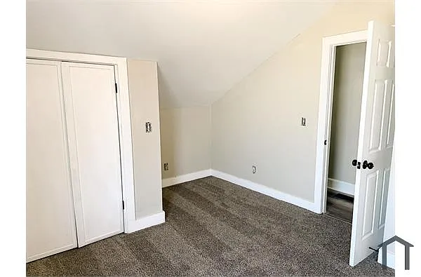 Building Photo - 1064 Banklick St #2