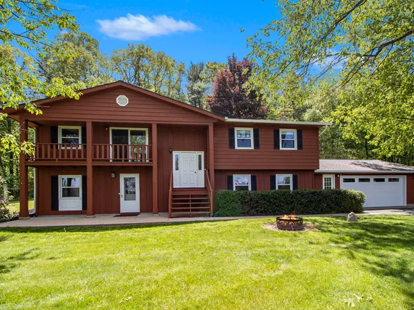 2725 W B Ave, Plainwell, MI 49080