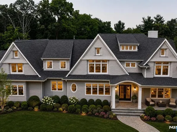 265 Terrace Rd, Franklin Lakes, NJ 07417