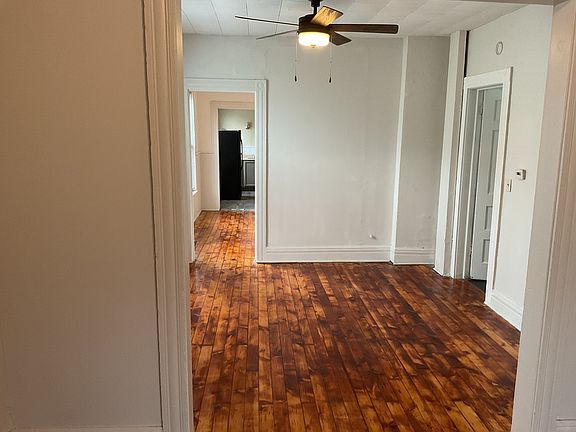 3rd image of 159 Northampton St #1