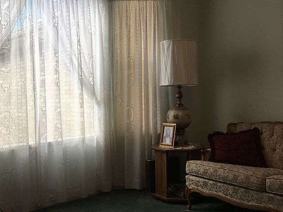 5th image of 144 W Hidden Hollow Cir