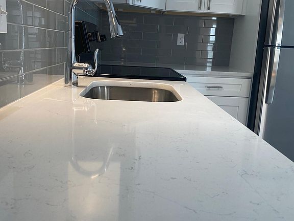 2nd image of 13 Beckford St #1