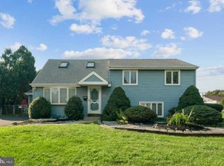 1410 Lake Rd, Feasterville Trevose, PA 19053