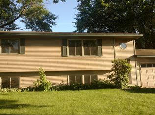 1556 Hillview Rd, Shoreview, MN 55126