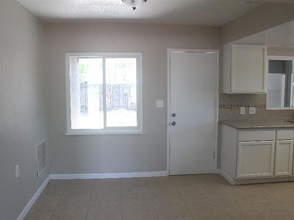 5th image of 2937 N Boyd Ave