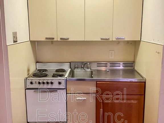 2nd image of 412 Main St APT 6