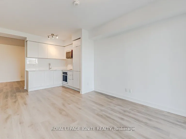 2033 Kennedy Rd #315 — Photo 12