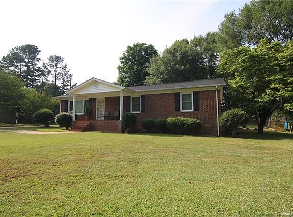 3rd image of 325 Costner Dr