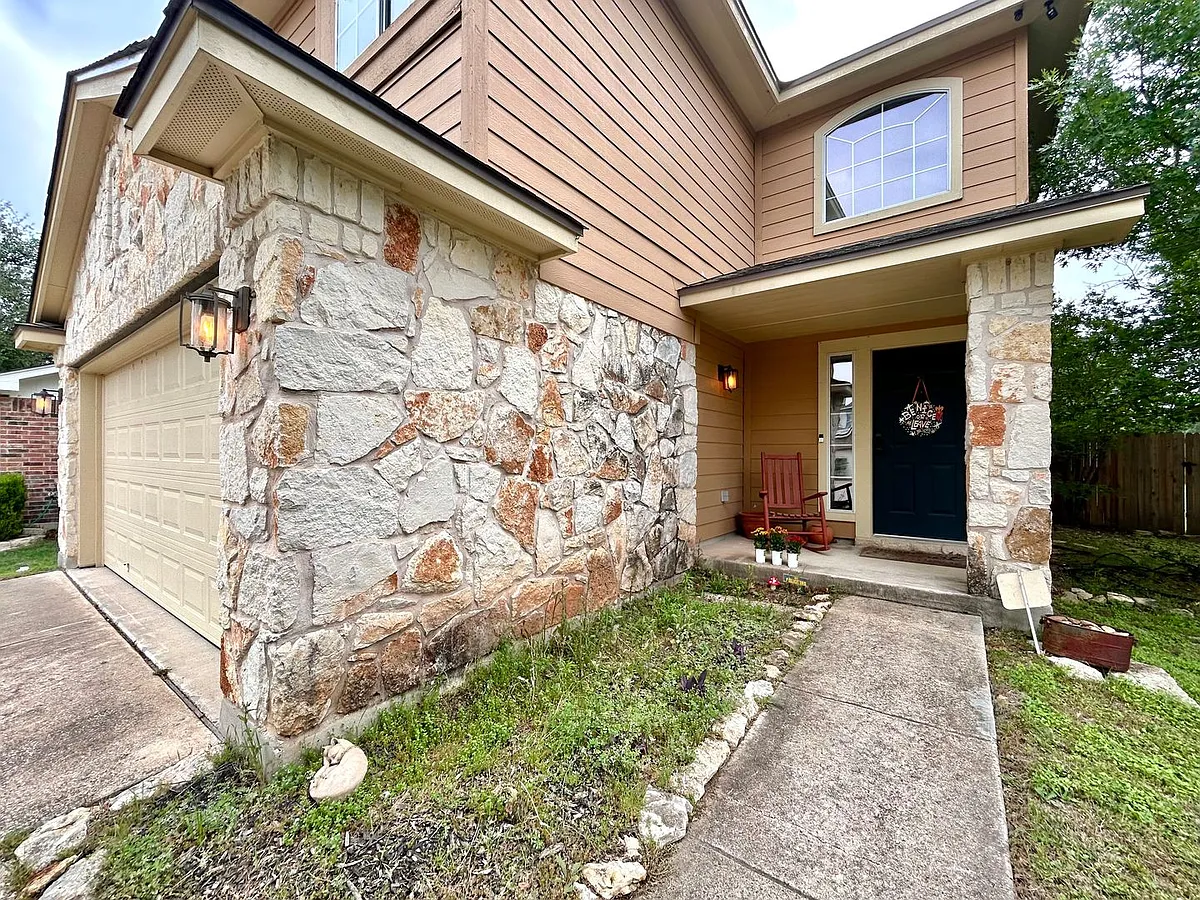 Building Photo - 14801 Falling Stone Ln