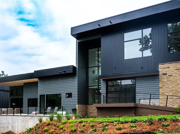 1104 N Fillmore St, Bentonville, AR 72712