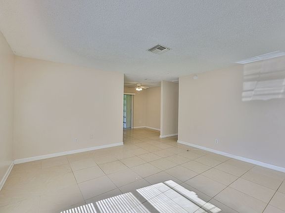 4th image of 11507 Valencia Dr #B