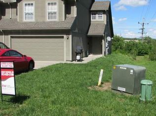 625 E Spring St, Bonner Springs, KS 66012