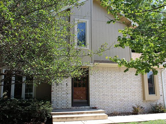 2nd image of 2332 Northwood Ln