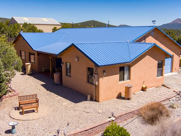 12 Premier Ct, Sandia Park, NM 87047