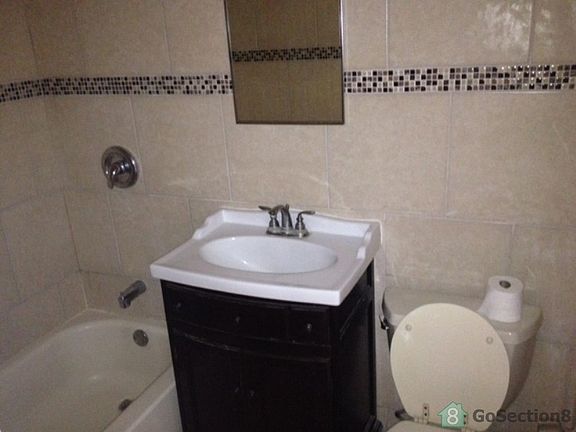 5th image of 15360 Lincoln Dr