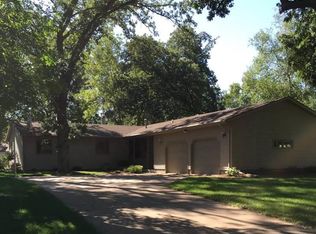 105 Baker Dr, Redwood Falls, MN 56283