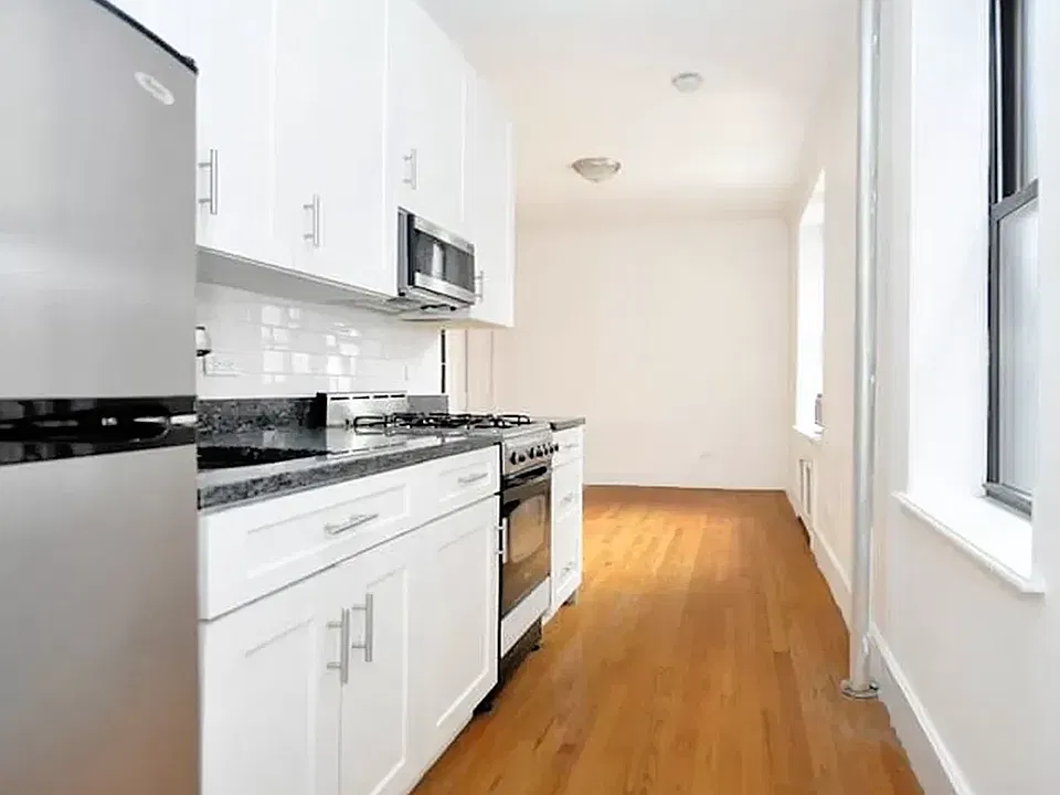 137 W 12th St #46