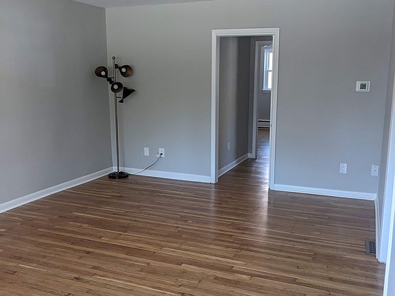 4th image of 225 Parkway Cir #A