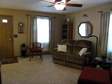 3rd image of 122 Helen Dr