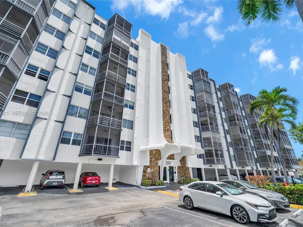 200 Diplomat Pkwy APT 336, Hallandale Beach, FL 33009