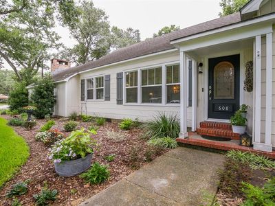 608 Avenue C, El Campo, TX, 77437