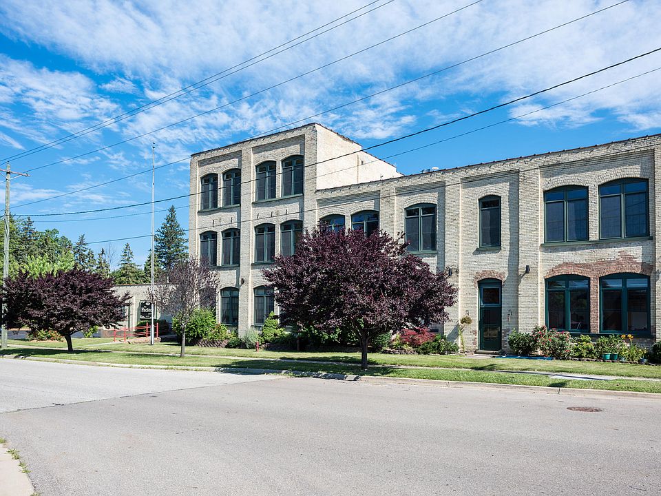 1st image of 125 Elkenburg St Unit 3