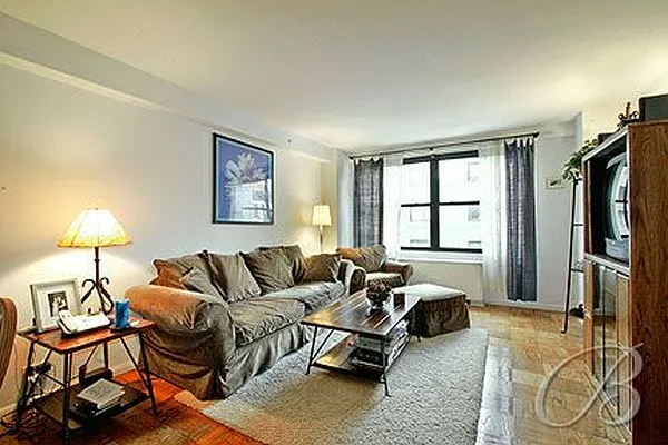 Sold by Bellmarc Realty | media 25