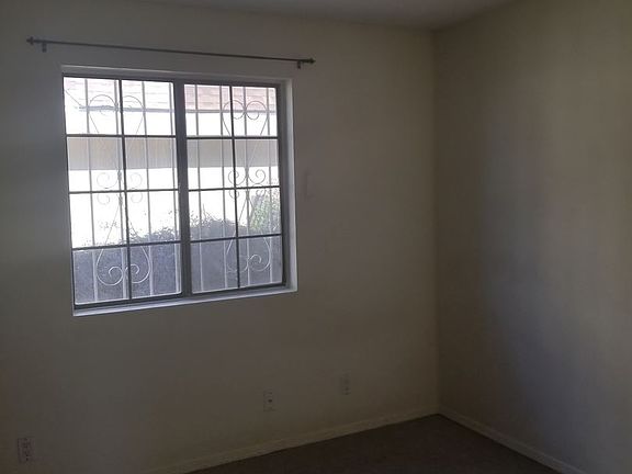 4th image of 1131 Los Tomases Dr NW