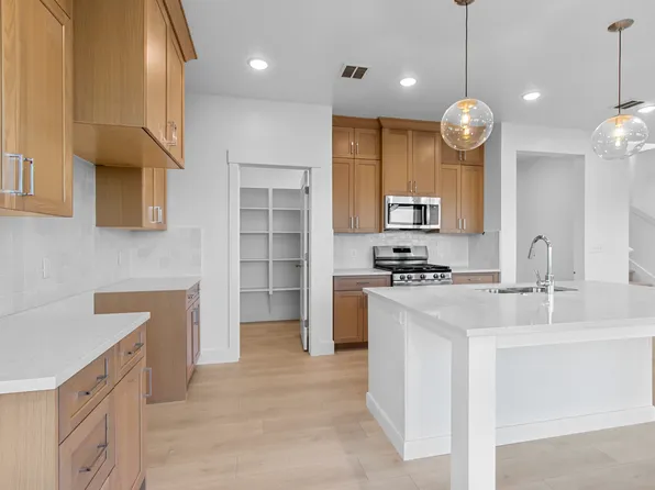 739 N 600 W #215, Tremonton, UT 84337