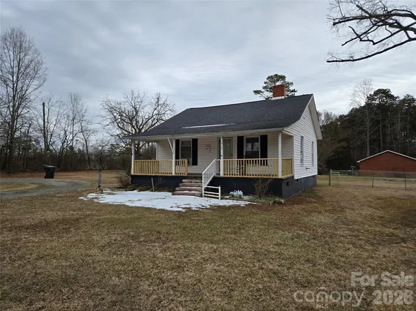 414 Spinners Dr, Cherryville, NC 28021