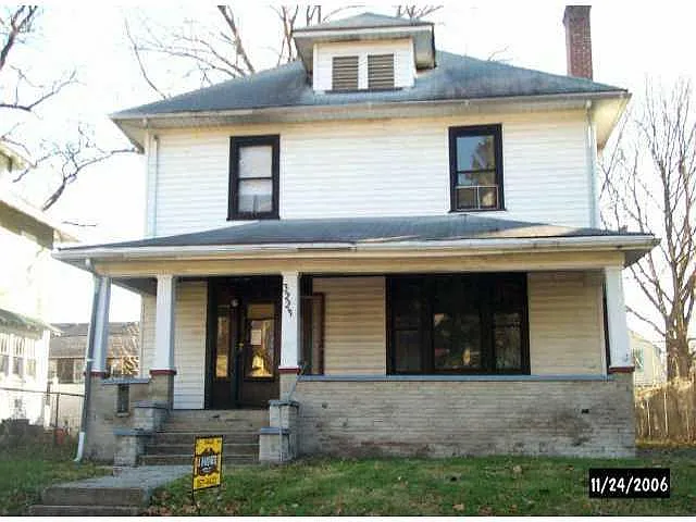 3223 N Broadway St photo 1