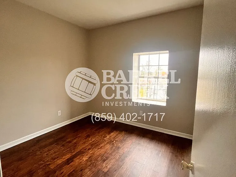 508 N Main St — Photo 3