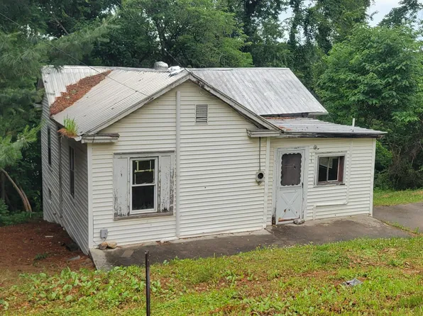570 Schaeffer Dr, Christiansburg, VA 24073