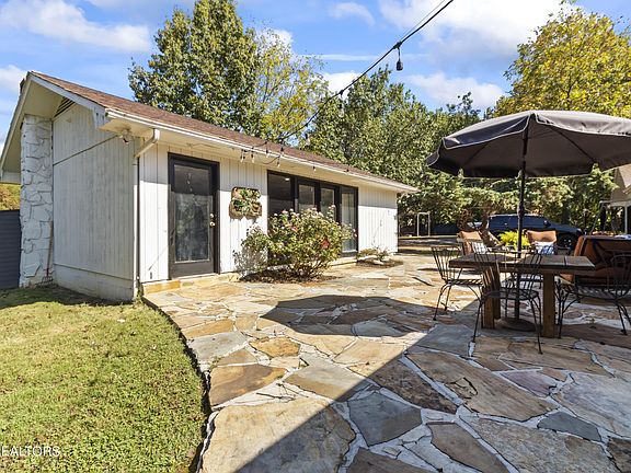 4th image of 9923 Westland Dr