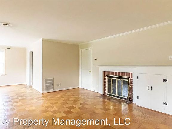 2nd image of 1300 W Beechwood Ave