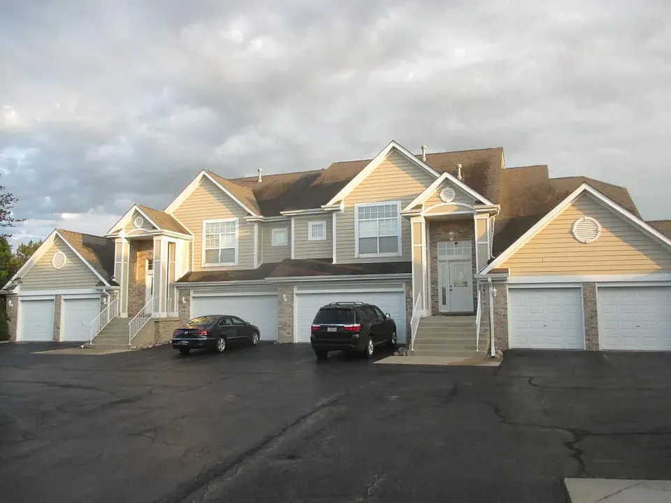 892 Boxwood Dr #892