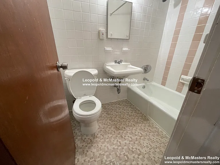 South Huntington Apartments — Photo 43