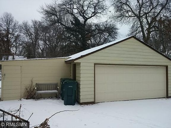 3rd image of 8915 Van Buren St NE