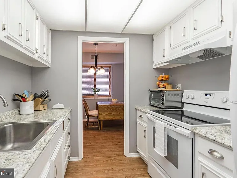 20 Dougherty Blvd #J3 — Photo 7